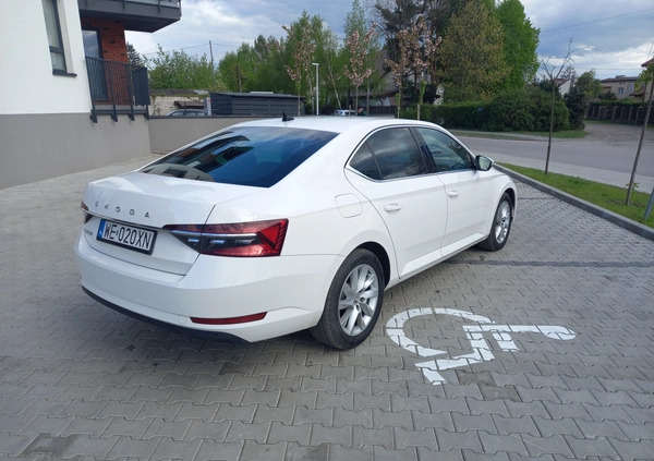 Skoda Superb cena 85900 przebieg: 178000, rok produkcji 2020 z Warszawa małe 781